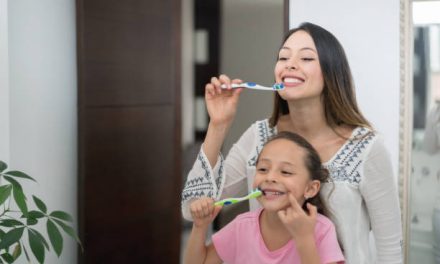 Cara Mengajarkan Anak Menyikat Gigi Dengan Benar