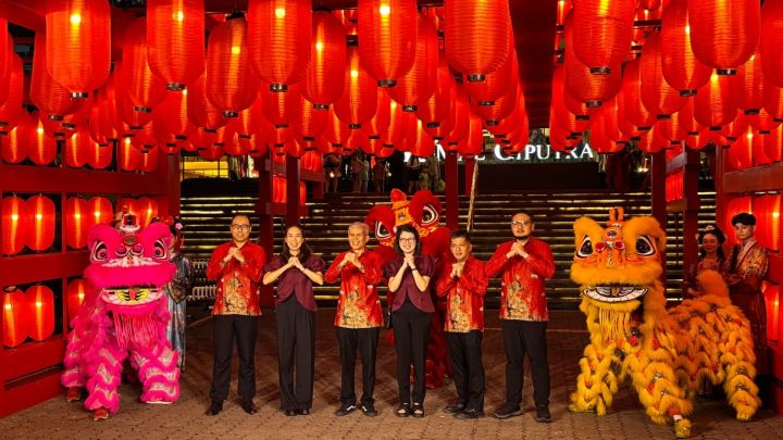 Makna Warna Merah Dalam Perayaan Imlek