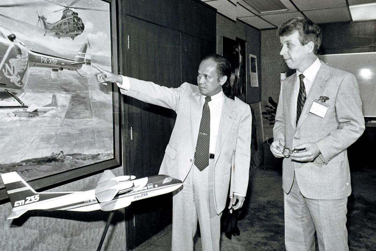 Kepemimpinan B. J. Habibie Dalam Kemajuan Teknologi Indonesia
