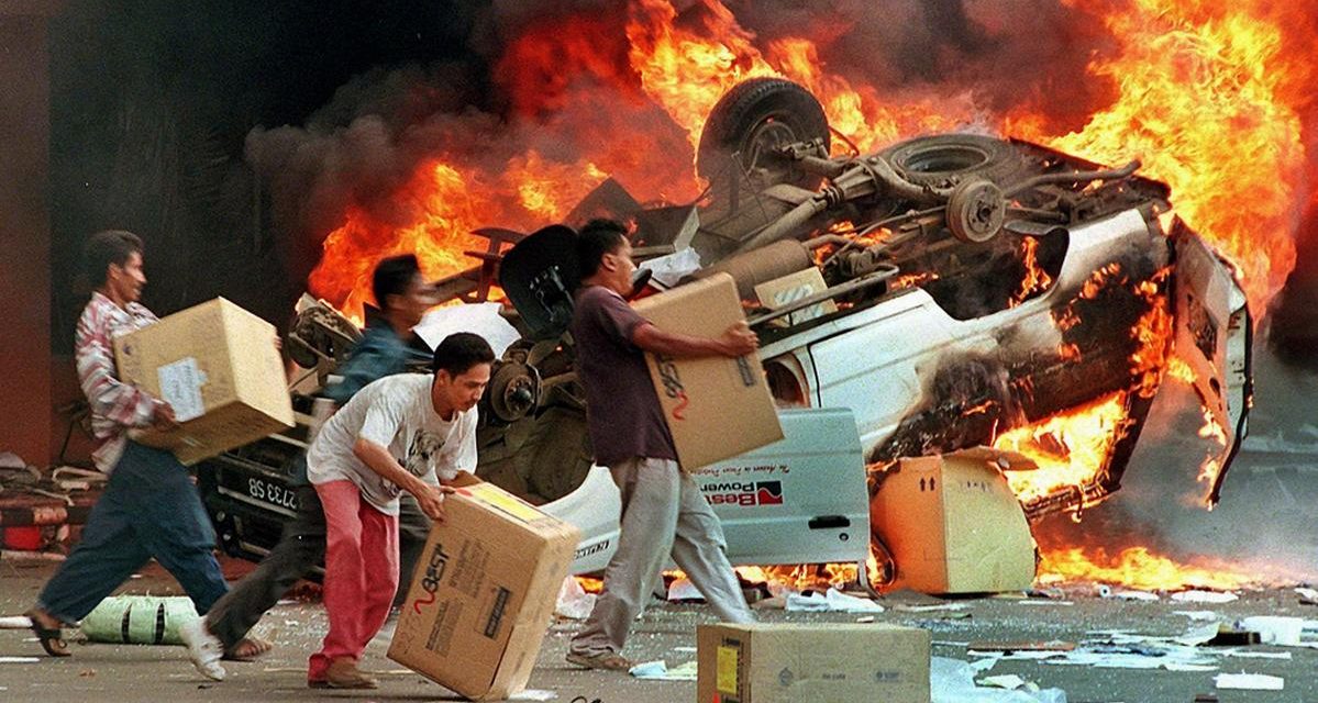 Mengenang Korban Tragedi 98 Dan Perjuangan Demokrasi