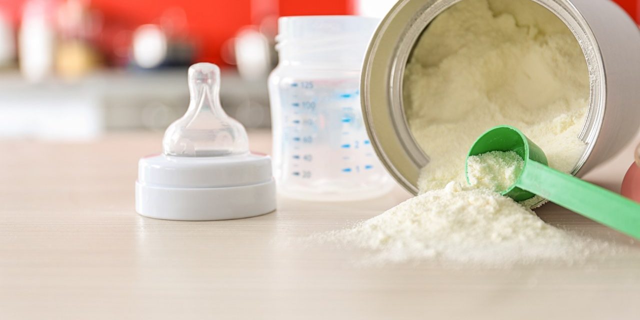 Susu Bayi Organik VS Formula Biasa: Mana Yang Lebih Baik?