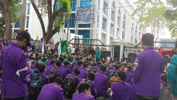 Suasana Terkini: Aspirasi Mahasiswa Menggema Di DPRD Sumut