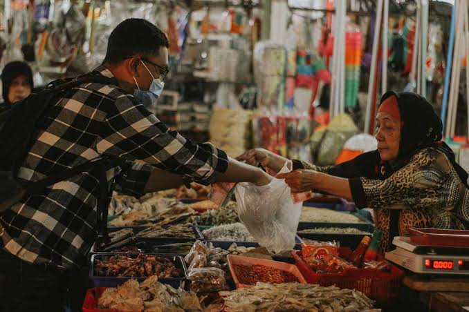 Pasar Tradisional: Aktivitas Ekonomi Dan Kehidupan Masyarakat