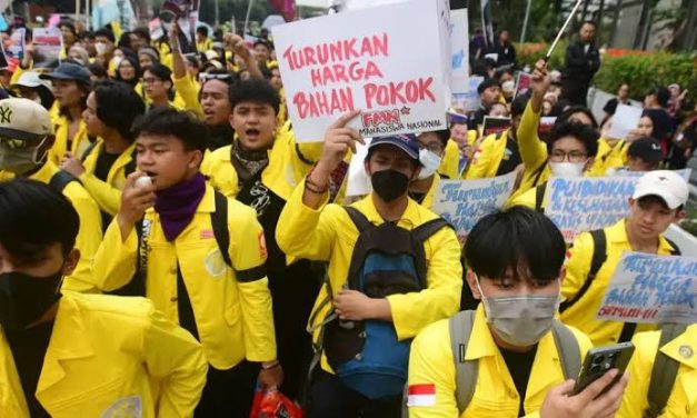 Demo Kampus UI: Peran Mahasiswa Dalam Kebijakan Pemerintah